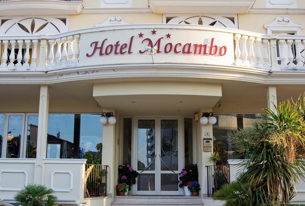 Hotel Mocambo Piscina E Spiaggia San Benedetto del Tronto Bagian luar foto