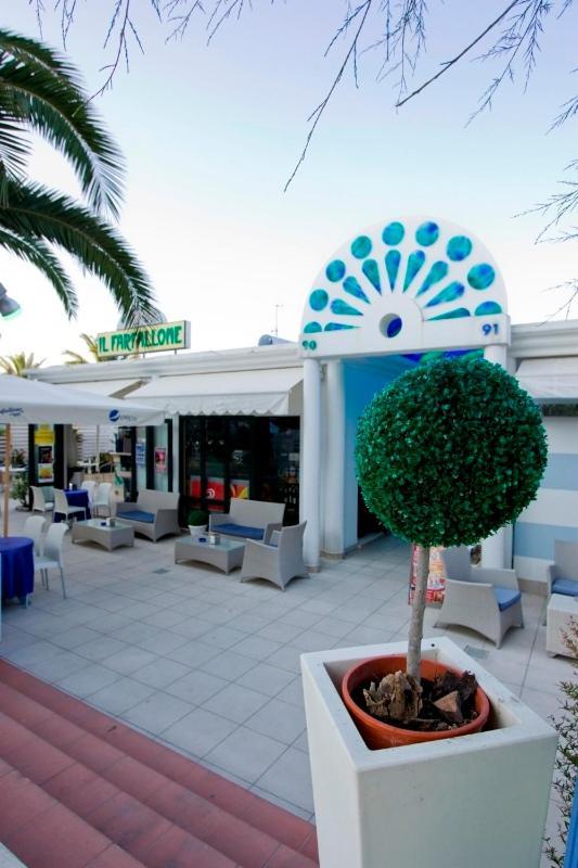 Hotel Mocambo Piscina E Spiaggia San Benedetto del Tronto Bagian luar foto